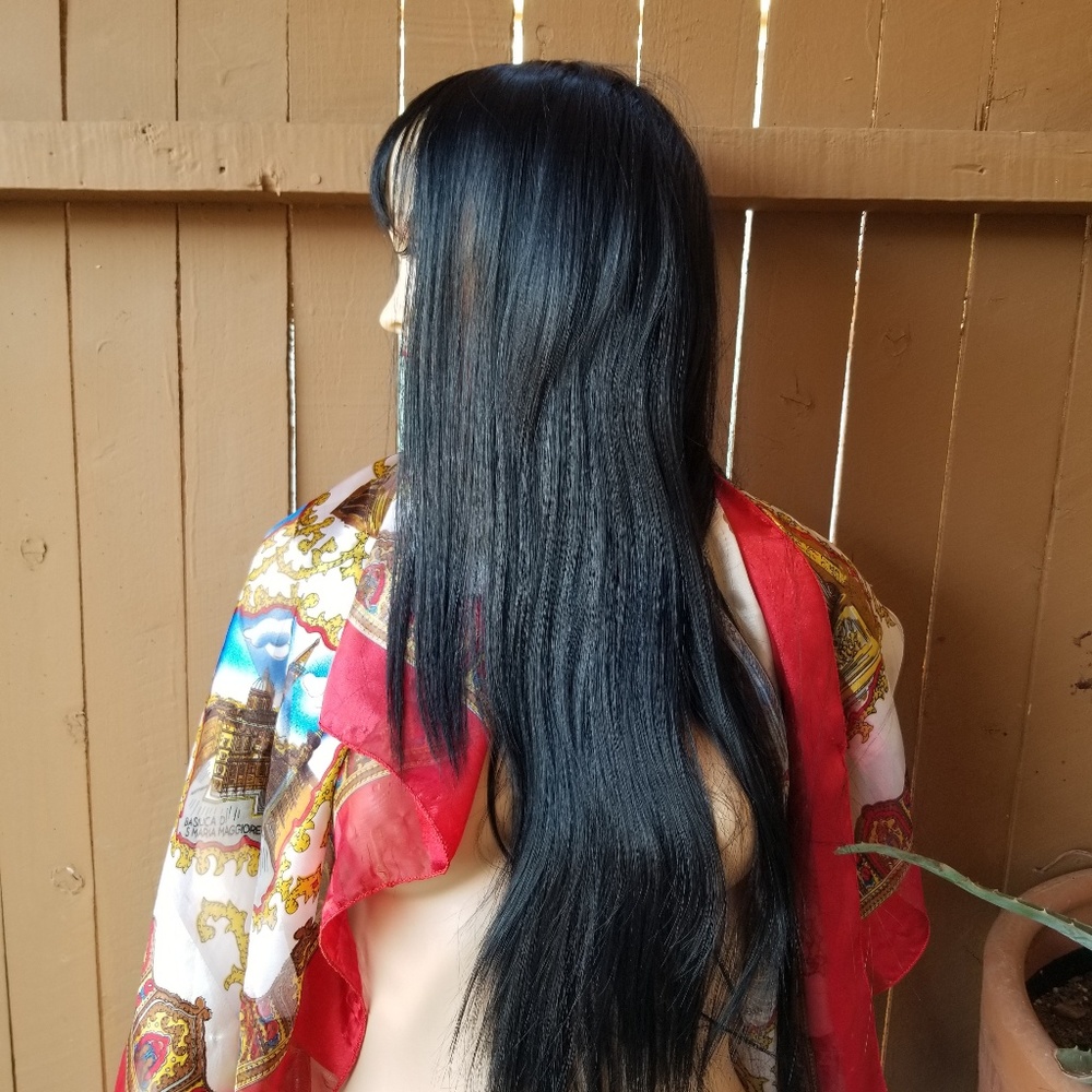 🆕️Ready to Ship Wig With Bangs and Quality Style - Picture 7 of 8